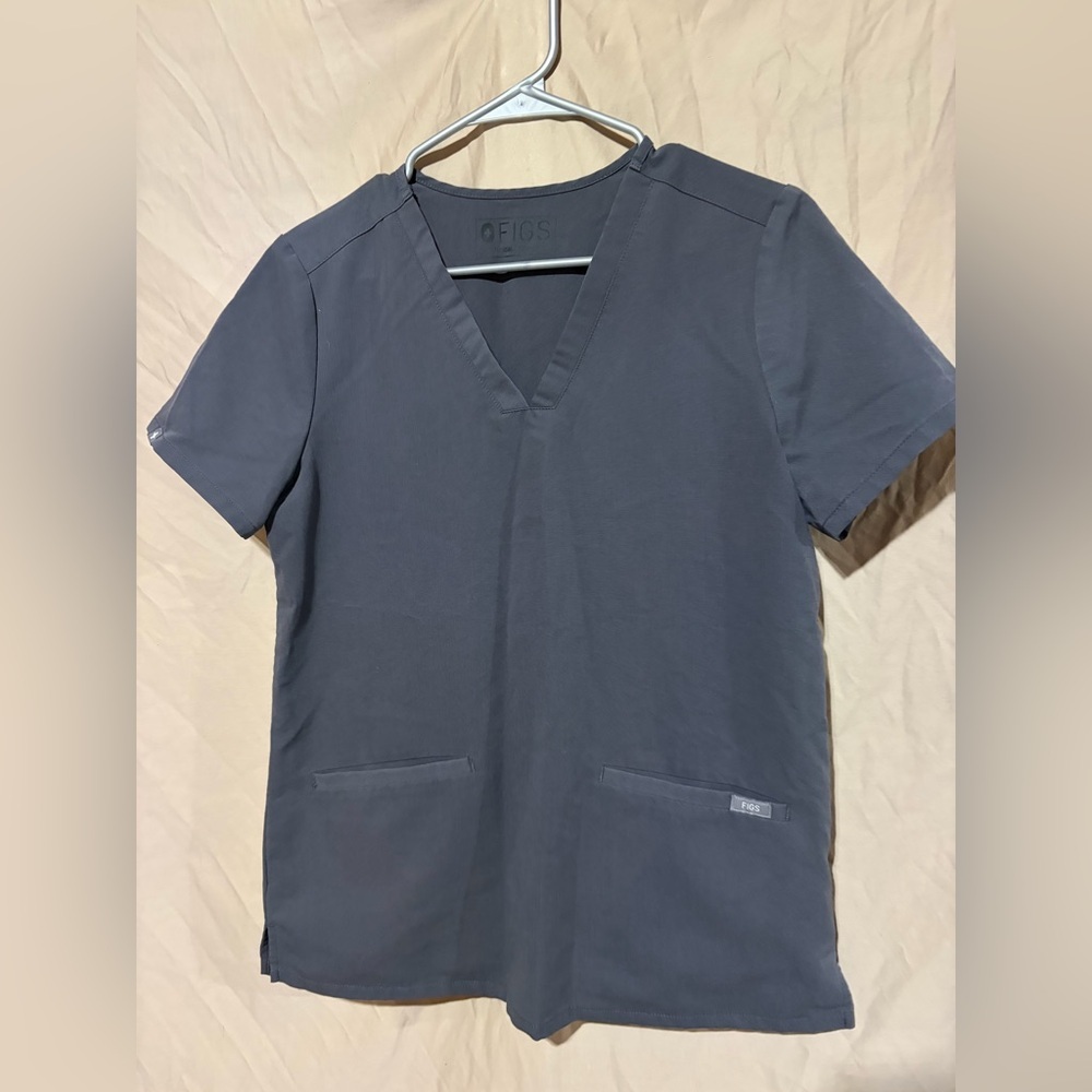 Figs Casma V-Neck Scrub Top.